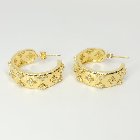 NWT Pave CZ Diamonds Hoop Huggie Earrings NEW - Picture 5 of 10